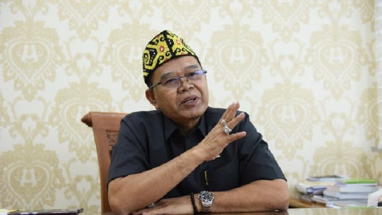 Anggota Komisi X DPR RI, Adrianus Asia Sidot, buka suara soal industri rokok jadi sponsor olahraga. Copyright: &copy; dprg.go.id/jaka/mr