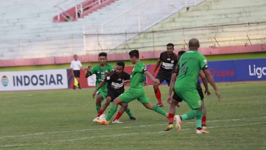 Pasca Kekalahan Persipura Jayapura dari Bhayangkara FC dalam Shopee Liga 1 2019, Kamis (07/11/19), sang pelatih Jacksen Tiago memberikan pembelaanya. Copyright: © Media Officer Persipura
