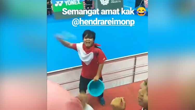 Dukungan suporter Indonesia di Kejuaraan Dunia Junior Bulutangkis 2019 Rusia Copyright: © @badmintonfess