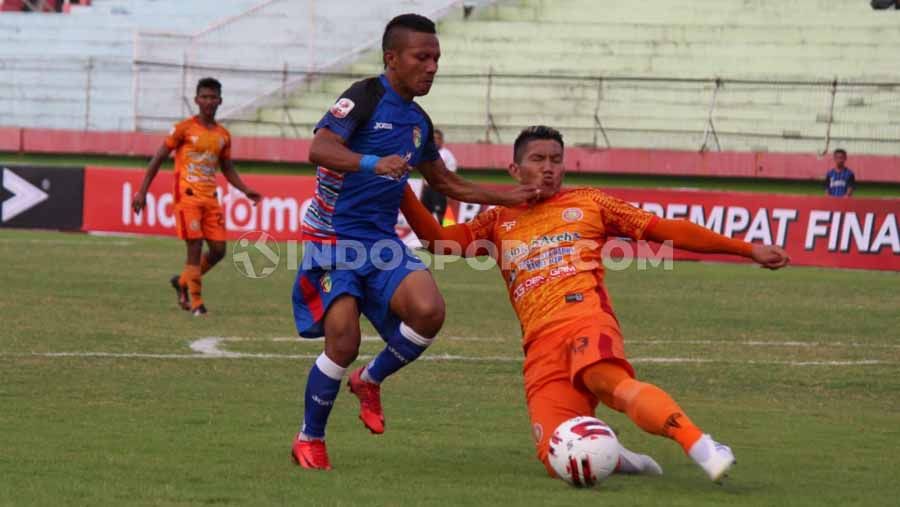 Laga Pertandingan Persiraja Banda Aceh vs Mitra Kukar, skor 2-0 untuk Persiraja, Sabtu (09/11/19). Copyright: © Fitra Herdian/INDOSPORT