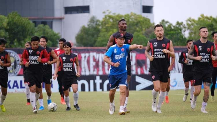 PSM Makassar menggelar official training di Stadion Tuah Pahoe, Palangkaraya, Sabtu (9/11/19). Copyright: © Media PSM Makassar