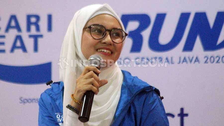Di tengah-tengak kesibukannya sebagai artis, Zee Zee Shahab ternyata selalu menyempatkan diri untuk berolahraga lari. Copyright: © Ronald Seger Prabowo/INDOSPORT