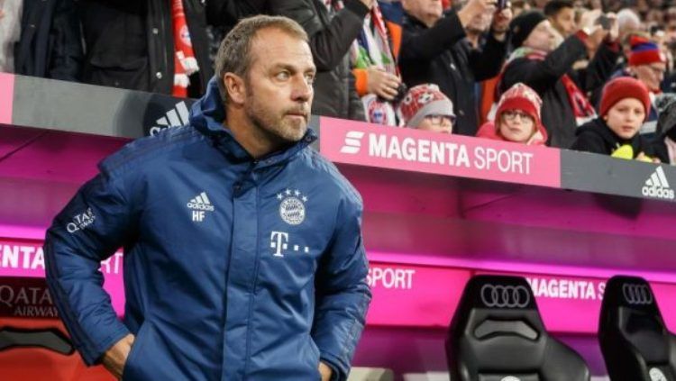 Hans-Dieter Flick, yang kini menangani klub Bundesliga Jerman, Bayern Munchen, tak mau berkomentar banyak terkait rumor transfer Leroy Sane dari Manchester City. Copyright: © NBC Sports