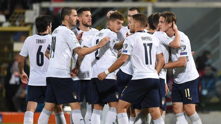Selebrasi pemain Italia usai berpesta gol ke gawang Armenia di Kualifikasi Euro 2020, Selasa (19/11/19). Copyright: © twitter.com/OptaPaolo
