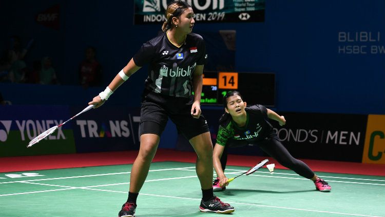 Jauza Fadhila Sugiarto (kiri) saat berpasangan dengan Yulfira Barkah. Jauza baru saja mengumumkan pengundurannya dari PBSI. Copyright: © Robertus Pudyanto/Getty Images