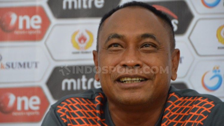 Kas Hartadi saat jumpa pers usai pertandingan perebutan peringkat ketiga Liga 2 2019 antara Sriwijaya FC vs Persiraja. Copyright: © Aldi Aulia Anwar/INDOSPORT