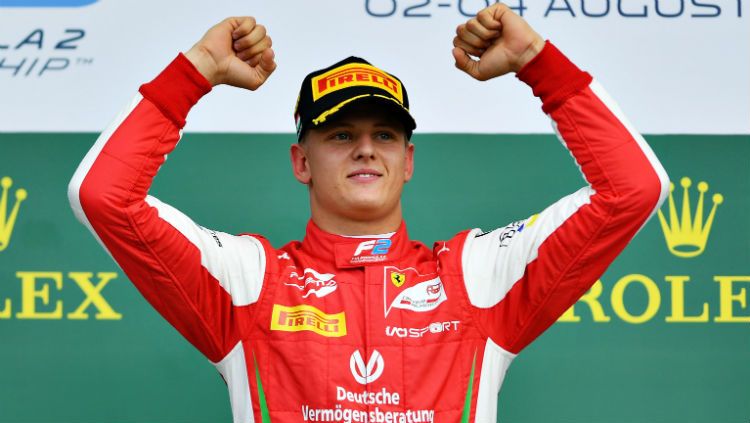 Putra Michael Schumacher, Mick Schumacher akan debut di kejuaraan Formula 1 (F1) saat seri balapan kesebelas GP Eifel 2020 yang berlangsung di Jerman. Copyright: © Dan Mullan/Getty Images