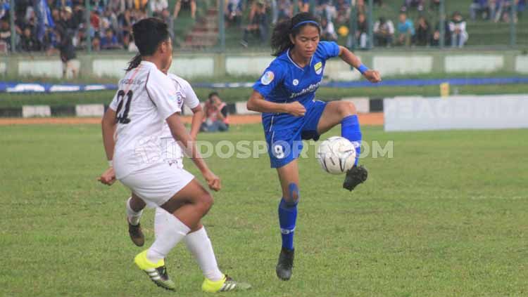 Arema FC dipastikan gagal berlaga di babak final Liga 1 Putri, setelah misi revans tidak terwujud sempurna saat menjamu Persib Bandung. Copyright: © Arif Rahman/INDOSPORT