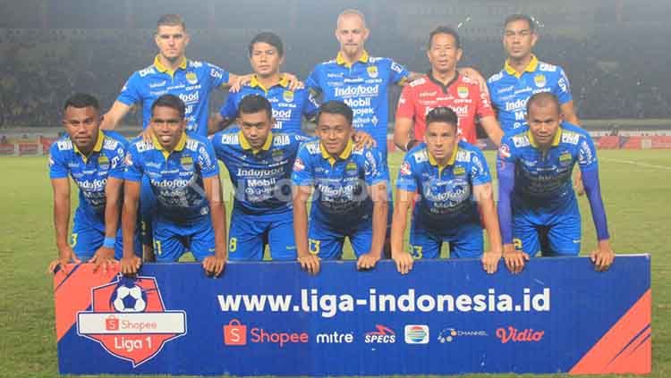 Para pemain Persib Bandung memiliki banyak penggemar setia yang selalu bisa melecut semangat ketika beraksi di lapangan. Berikut 5 pemain yang paling populer sepanjang 2019. Copyright: © Arif Rahman/INDOSPORT