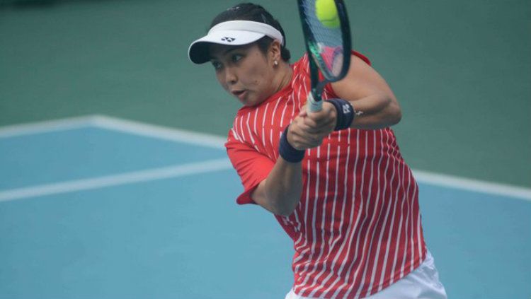 Aldila Sutjiadi mewakili Indonesia di SEA Games 2019 alami luka cukup dalam akibat lapangan yang kasar. Copyright: © tennisindonesia.com