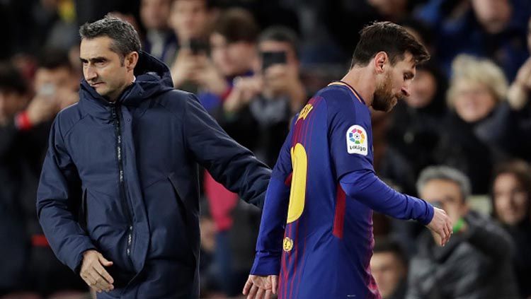 Para pemain klub LaLiga Spanyol Barcelona seperti Lionel Messi dikabarkan melancarkan protes kepada manajemen atas wacana pemotongan gaji. Copyright: © Soccrates Images/GettyImages