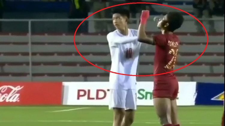 Pemain Timnas Indonesia U-23, Osvaldo Haay mendapat perlakuan kurang terpuji dari pemain Myanmar di SEA Games 2019. Copyright: © SEAGames2019