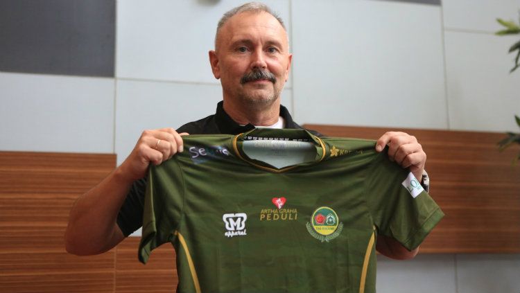 Igor Kriushenko, pelatih baru tim Liga 1, Tira Persikabo. Copyright: © Media Tira Persikabo