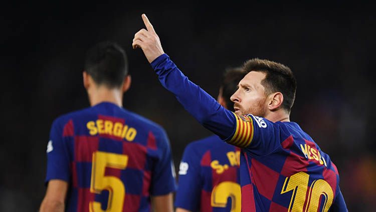 Lionel Messi kembali menunjukkan daya magisnya ketika membawa Barcelona melumat Real Mallorca dalam LaLiga Spanyol dengan skor 5-2, Minggu (08/12/19). Copyright: © Alex Caparros/GettyImages
