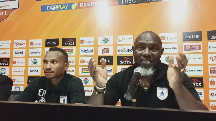 Jacksen Tiago Sebut Laga Lawan Bali United Aneh dan Benar Jacksen Tiago Sebut Laga Lawan Bali United Aneh dan Benar