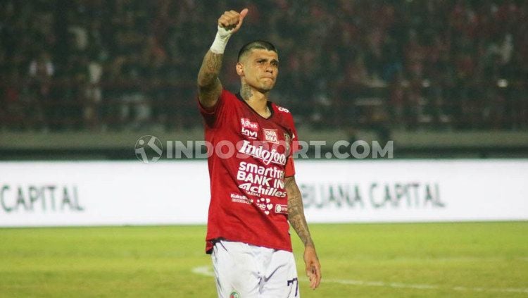 Ciro Alves disambut meriah dalam laga Liga 1 Bali United vs Tira Persikabo. Copyright: © Nofik Lukman Hakim/INDOSPORT