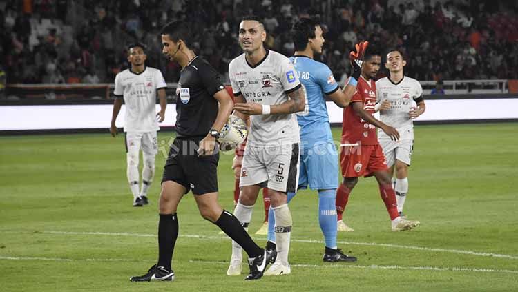 Jaimerson di laga Persija vs Madura United. Copyright: © Herry Ibrahim/INDOSPORT