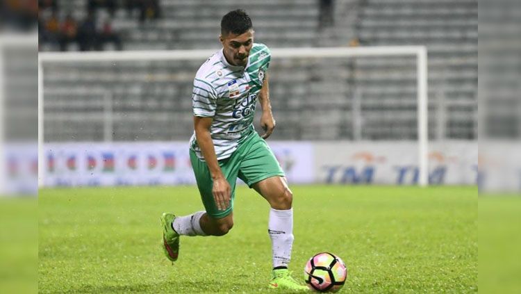 Pemain naturalisasi Malaysia, Sergio Fabian Ezequiel Aguero kabarnya dilirik klub Liga 1 Persija Jakarta. Copyright: © semuanyabola.com