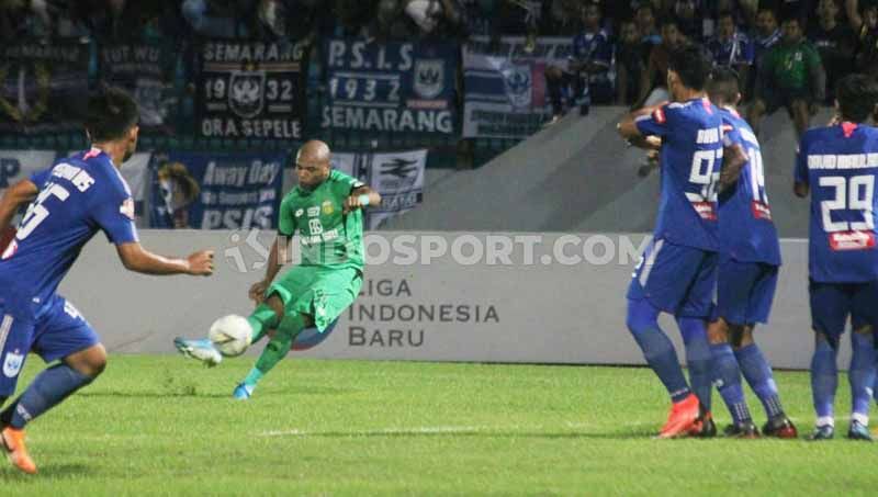 Pelatih PSIS Semarang, Bambang Nurdiansyah, menganggap timnya kurang beruntung saat kalah dari Bhayangkara FC dalam pertandingan pamungkas Liga 1 2019 di Stadion Moch Soebroto, Magelang, Sabtu (21/12/19) malam. Copyright: © Ronald Seger Prabowo/INDOSPORT