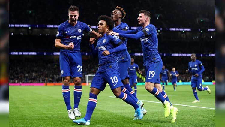 Chelsea berhasil menambah rekor dengan menjadi klub pertama yang mengalahkan Tottenham Hotspur di tiga kandangnya sepanjang Liga Inggris Copyright: © Julian Finney/Getty Images