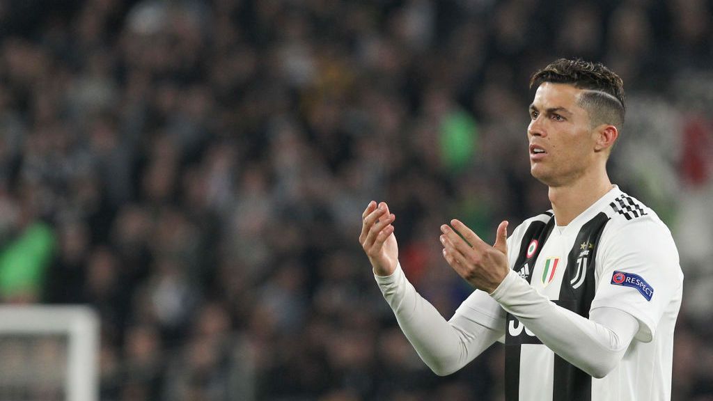 Raksasa sepak bola Serie A Liga Italia, Juventus, kabarnya mulai memasang harga untuk menjual megabintangnya yang bernama Cristiano Ronaldo. Copyright: © Massimiliano Ferraro/NurPhoto via Getty Images