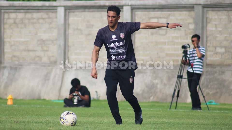 Addison Alves bergabung Bali United sebagai asisten pelatih untuk menyambut Kualifikasi Liga Champions Asia 2020. Copyright: © Nofik Lukman Hakim/INDOSPORT