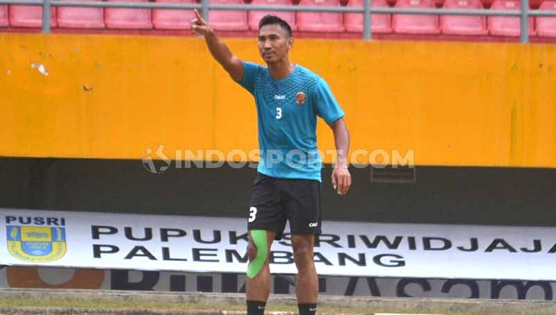 Jelang bergulirnya Liga 2 musim ini, Asisten Manajer Sriwijaya FC, Mayumi Itsuwa, kembali mengumumkan tidak memperpanjang kontrak dua pemain Copyright: © Muhammad Effendi/INDOSPORT