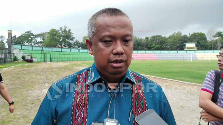 Manajer PSMS Medan, Mulyadi Simatupang.ketika membicarakan 4 pemain trial yang tercoret. Copyright: © Aldi Aulia Anwar/INDOSPORT