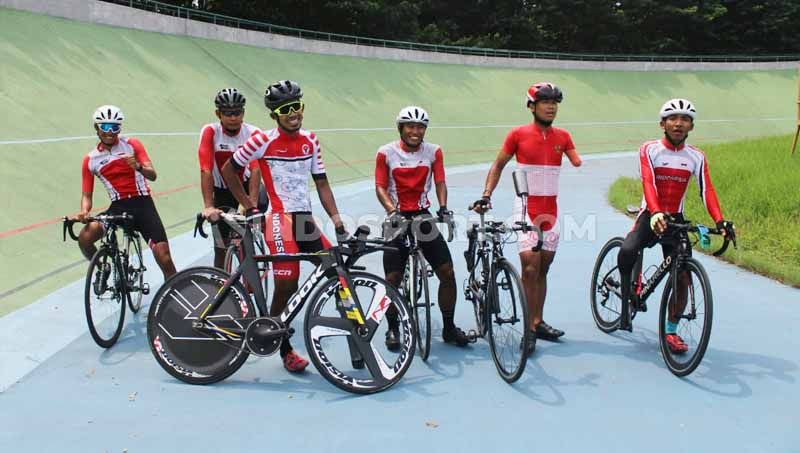 Mundurnya pelaksanaan ASEAN Para games (APG) Filipina menjadi Maret 2020 mendatang dimaksimalkan tim para cycling Indonesia untuk berlatih. Copyright: © Ronald Seger Prabowo/INDOSPORT