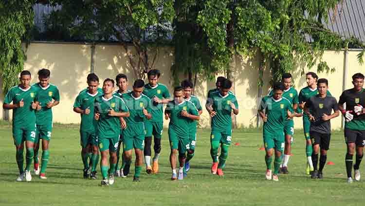 Suasana latihan pemain Persebaya Surabaya beberapa waktu lalu. Copyright: © Fitra Herdian/INDOSPORT