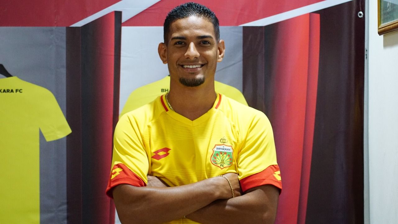 Renan da Silva resmi menjadi pemain Bhayangkara FC untuk Liga 1 2020. Copyright: © Media Bhayangkara FC