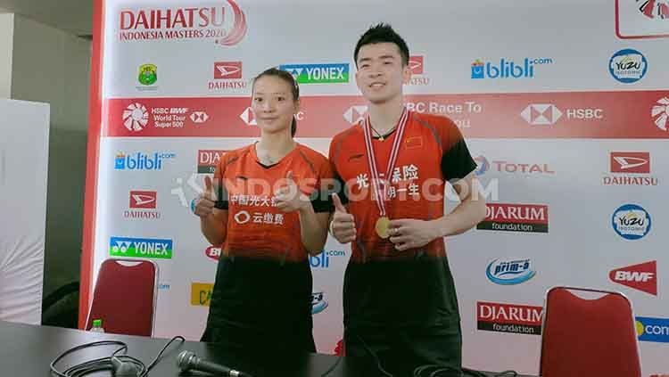 Zheng Siwei/Huang Yaqiong sukses menjadi juara Indonesia Masters 2020 musim lalu. Copyright: © Martini/INDOSPORT
