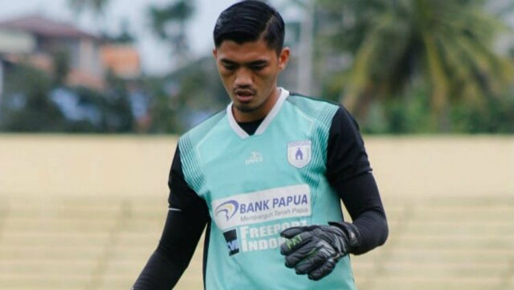 Ogah berdesakan saat seleksi Persib Bandung, Fitrul Dwi Rustapa, akhirnya berhasil masuk ke klub impiannya melalui jalur transfer Persipura Jayapura. Copyright: © Galeri Persipura