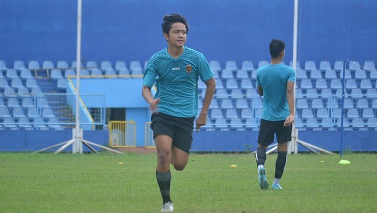 Dalam tubuh Sriwijaya FC ada dua pemain muda yang tengah menjalani trial untuk Liga 2 2020, salah satunya Rifki Ahmad Ale Silitonga. Copyright: © Muhammad Effendi/INDOSPORT
