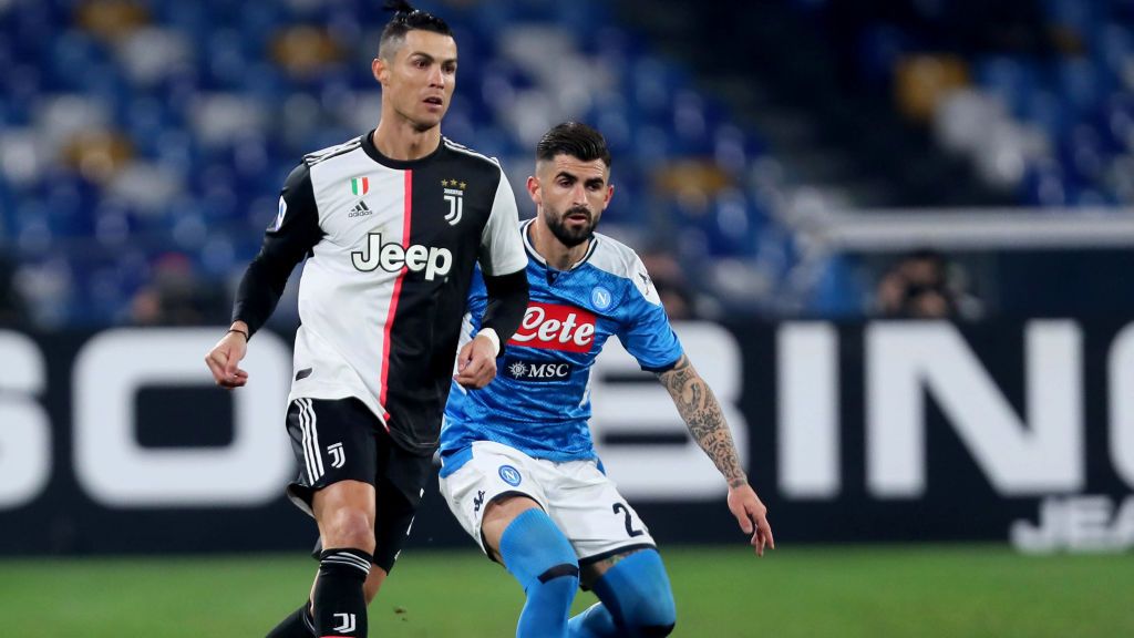 Cristiano Ronaldo dalam laga Serie A Italia, Napoli vs Juventus Copyright: © MB Media/Getty Images