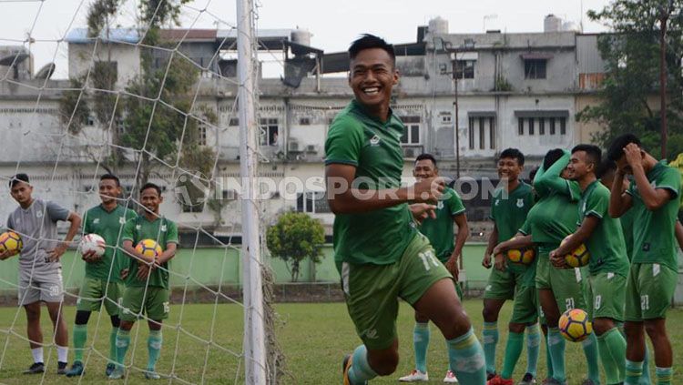 Eks bintang PSMS Medan di Liga 1 musim lalu tampak mengikuti seleksi pemain Persiraja. Copyright: © Aldi Aulia Anwar/INDOSPORT