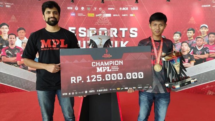 Aby Ramadhan gamer asal Rawamangun, Jakarta Timur berhasil menjadi juara pertama Turnamen MPL di Piala Presiden eSports 2020. Copyright: © Piala Presiden eSports