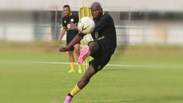 Lakukan Handsball Hingga Kebobolan 4 Gol Ini Reaksi Berkelas Ok John Indosport