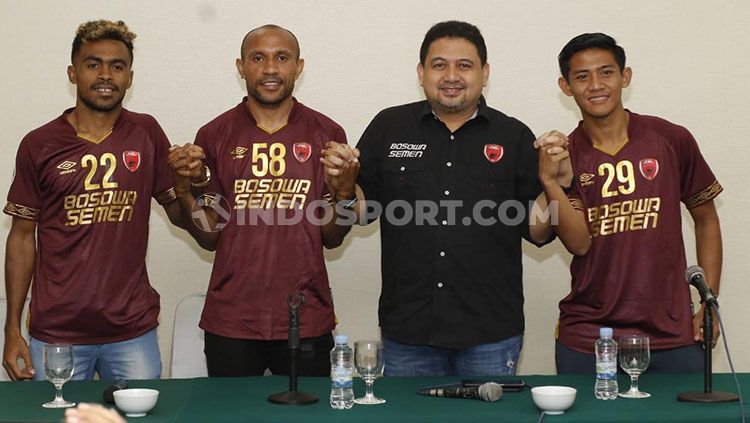 CEO PSM Makassar, Munafri Arifuddin, memperkenalkan secara resmi dua rekrutan anyar pada jendela transfer awal musim Liga 1 2020. Kedua pemain tersebut juga diharapkan bisa betah selama bermukim di Kota Daeng. Copyright: © Adriyan Adirizky/INDOSPORT