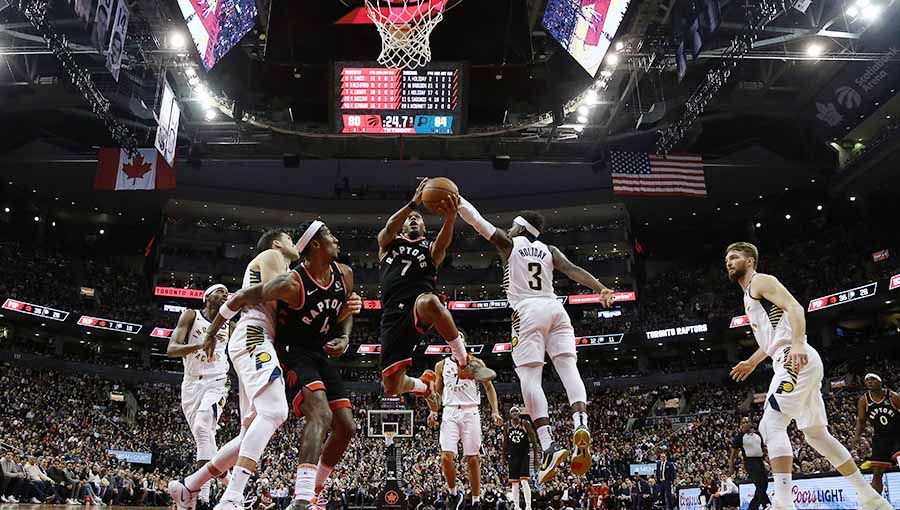 Pebasket Toronto Raptors, Kyle Lowry saat Toronto Raptors memenangkan pertandingan NBA atas Indiana Pacers. Copyright: © Steve Russell/Toronto Star via Getty Images