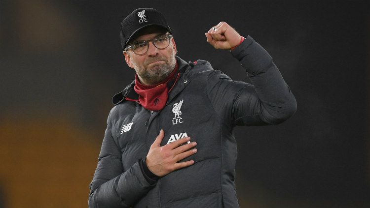 Jurgen Klopp mengaku terkejut dengan selisih poin yang berhasil diukir Liverpool atas Manchester City di Liga Inggris hingga detik ini. Copyright: © Twitter.com/@LFC