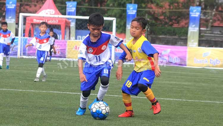 Sebanyak 36 tim mengikuti Turnamen Piala Liga Anak Bandung atau The B'League 2020 KU-11, KU-11 dan KU-12 di Lapangan Progresif Arena. Copyright: © Arif Rahman/INDOSPORT