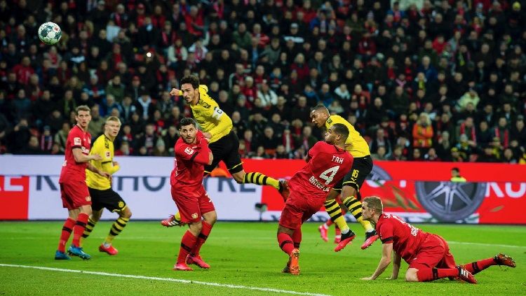 Pertandingan antara Bayer Leverkusen vs Borussia Dortmund pada lanjutan pekan ke-21 Bundesliga Jerman di Stadion BayArena, Minggu (09/02/20) dini hari WIB . Copyright: © Twitter @BlackYellow