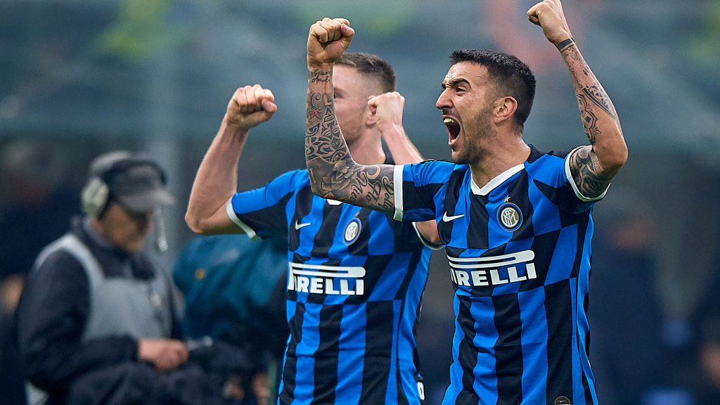 Inter Milan sudah mempersiapkan skuat untuk kompetisi Liga Champions 2020/21. Nerazzurri mencoret satu gelandangnya, Matias Vecino dari skuat Liga Champions. Copyright: © Pablo Morano/MB Media/Getty Images