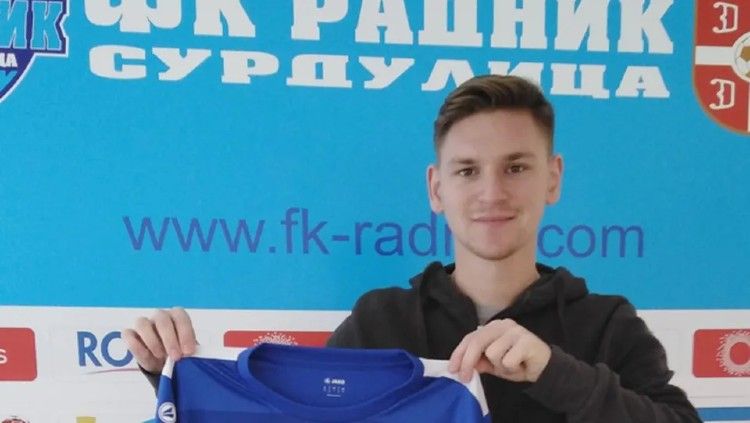 Pemain baru FK Radnik Surdulica, Filip Jovic yang berpotensi jadi pesaing Witan. Copyright: © vranjenews