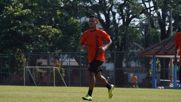 Pemain baru Persija Jakarta, Osvaldo Haay, berlatih menjelang kick-off Liga 1 2020. Copyright: © Media Persija