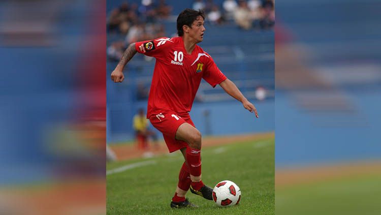 Irfan Bachdim, pemain yang baru saja hijrah dari Bali United menuju PSS Sleman, tampak memiliki kenangan tentang menjalani karier sepak bola di pulau Jawa. Copyright: © marketing.co.id