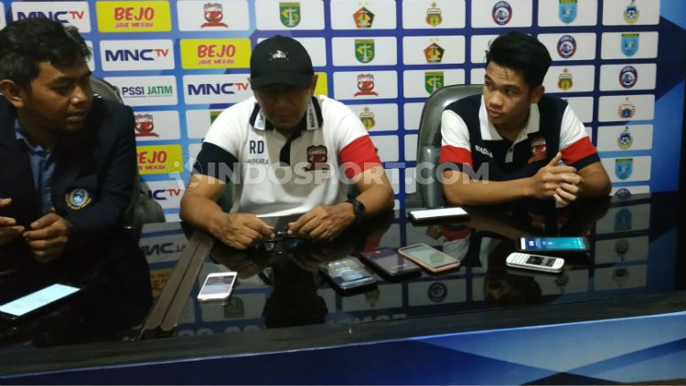 Pelatih Madura United Rahmad Darmawan saat konferensi pers usai laga lawan Persik Kediri, Rabu (12/02/20). Copyright: © Fitra Herdian Ariestianto/INDOSPORT