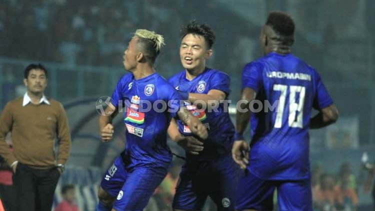 Arema FC vs Persela Lamongan di Piala Gubernur Jatim 2020. Copyright: © Ian Setiawan/INDOSPORT