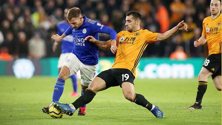Suasana pertandingan Wolves vs Leicester City. Copyright: &copy; Twitter.com/@LCFC